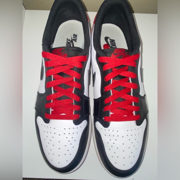 Air Jordan 1 Low - Picture 4 of 8